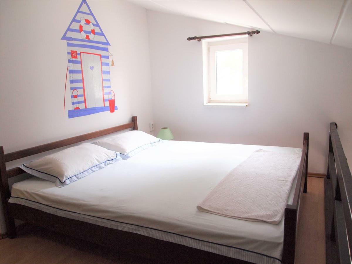 Apartment Mira Novalja Buitenkant foto